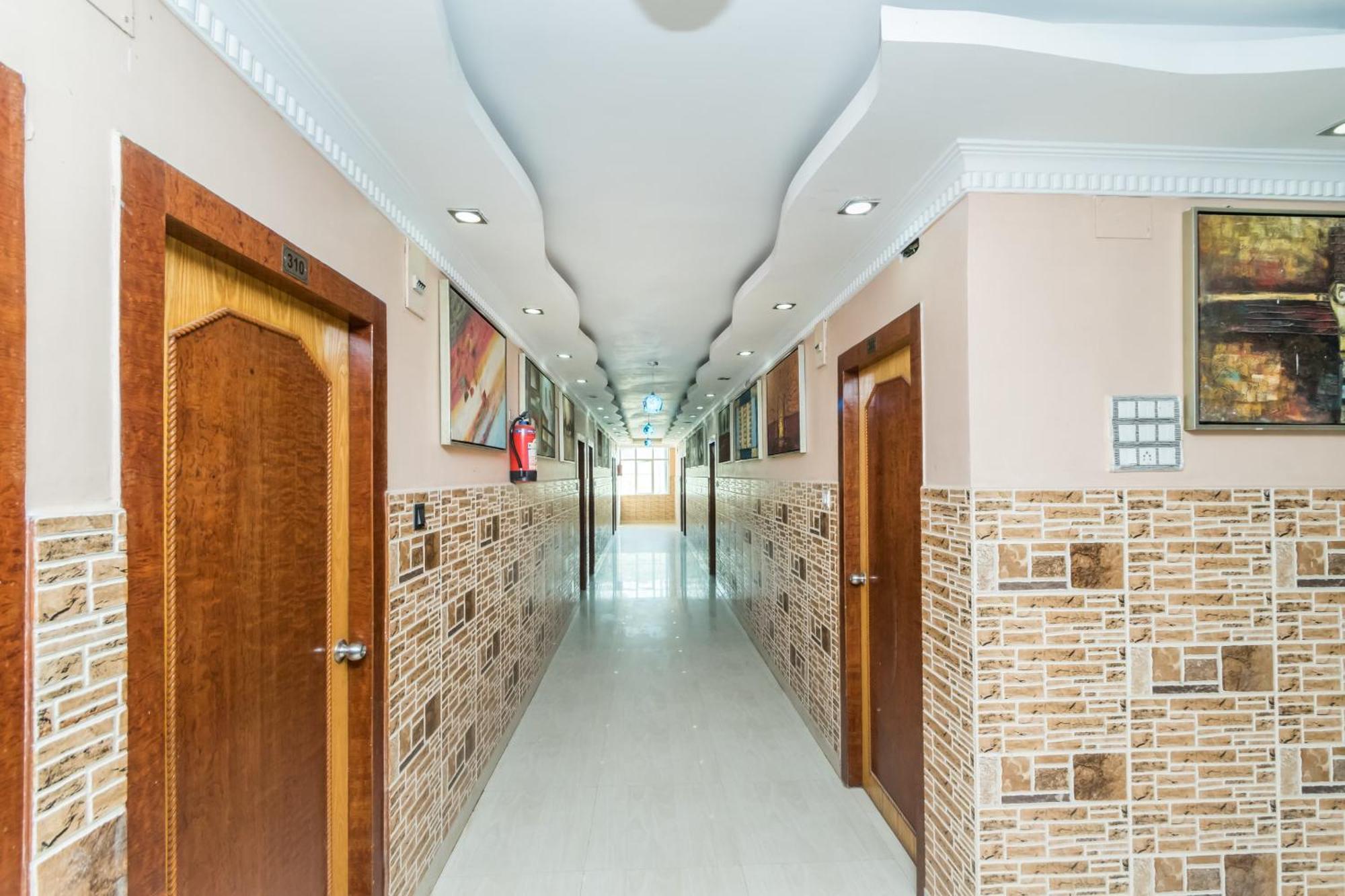 Hotel Super Oyo Capital O Bidisha 3*